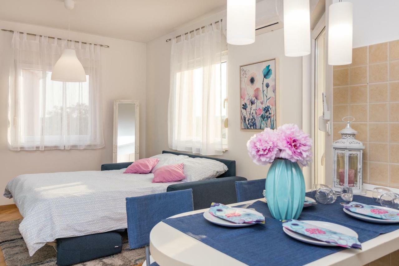 Apartment Pula Relax Exterior photo
